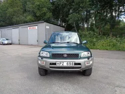 Grön Begagnad 1999 Toyota RAV4 SUV | 39 900 kr