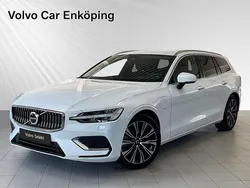 Vit Begagnad 2022 Volvo V60 Core Kombi | 399 900 kr (Marknadspris)