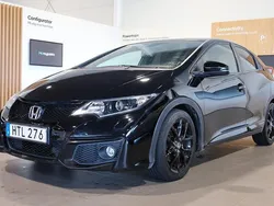 Svart Begagnad 2015 Honda Civic Sport Halvkombi | 129 800 kr (Marknadspris)
