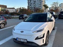 Vit Begagnad 2022 Hyundai Kona Advanced SUV | 320 000 kr