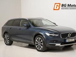 Mörkblå Begagnad 2022 Volvo V90 CC Inscription Kombi | 419 700 kr (Marknadspris)