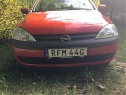 Röd Begagnad 2001 Opel Corsa Halvkombi | 17 000 kr (Marknadspris)