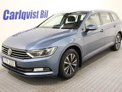 Blå (blå metallic) Begagnad 2018 VW Passat Sport Kombi | 159 000 kr (Marknadspris)