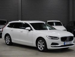 Vit (vit metallic) Begagnad 2018 Volvo V90 Momentum Kombi | 199 900 kr (Marknadspris)