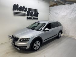 Silver Begagnad 2015 Skoda Octavia Scout Kombi | 169 900 kr (Dyr)