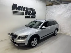 Silver Begagnad 2015 Skoda Octavia Scout Kombi | 179 900 kr (Dyr)