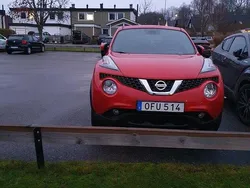 Röd Begagnad 2016 Nissan Juke SUV | 130 000 kr (Marknadspris)