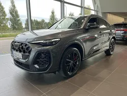 Grå (daytonagrå pärleffekt) Ny 2025 Audi Q5 Sportback Sport SUV | 864 400 kr