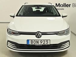 Vit (pure white) Begagnad 2023 VW Golf VIII Life Kombi | 279 900 kr (Marknadspris)