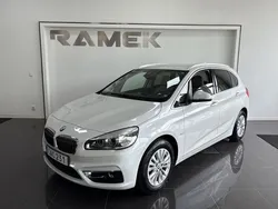Vit Begagnad 2016 BMW 220 Active Tourer Luxury Line Minibuss | 189 000 kr