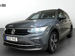 Grå (dolphin grey metallic) Begagnad 2022 VW Tiguan SUV | 304 900 kr (Marknadspris)