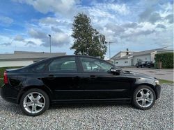 Svart Begagnad 2010 Volvo S40 Summum Sedan | 59 500 kr (Marknadspris)