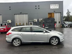 Grå Begagnad 2014 Ford Focus Titanium Kombi | 15 000 kr