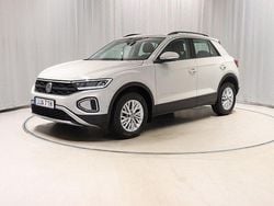Ljusgrå Begagnad 2024 VW T-Roc Life SUV | 289 800 kr (Marknadspris)