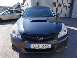 Mörkgrå (grå) Begagnad 2009 Subaru Legacy Kombi | 49 900 kr (Marknadspris)