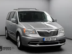 Grå Begagnad 2014 Lancia Voyager Minibuss | 149 800 kr (Marknadspris)