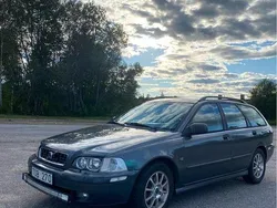 Grå Begagnad 2003 Volvo V40 Kombi | 25 000 kr