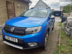 Blå Begagnad 2017 Dacia Sandero Stepway Halvkombi | 90 000 kr (Marknadspris)