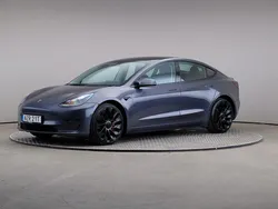 Grå Begagnad 2022 Tesla Model 3 Performance Sedan | 329 000 kr (Marknadspris)