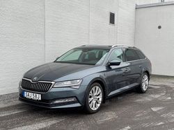 Grå Begagnad 2022 Skoda Superb Kombi | 179 000 kr