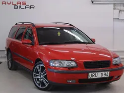 Röd Begagnad 2004 Volvo V70 Business Edition Kombi | 34 900 kr (Marknadspris)