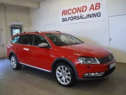 Röd Begagnad 2012 VW Passat Alltrack Kombi | 139 900 kr (Lite dyr)