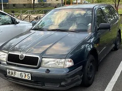 Grå Begagnad 2000 Skoda Octavia Kombi | 7 000 kr (Marknadspris)