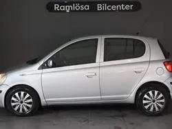 Silver Begagnad 2005 Toyota Yaris Halvkombi | 54 900 kr (Dyr)