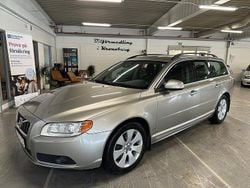 Ljusbrun (brun) Begagnad 2010 Volvo V70 Momentum Kombi | 79 900 kr (Marknadspris)