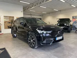 Svart Begagnad 2022 Volvo XC60 R-Design SUV | 409 900 kr (Superpris)
