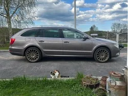 Silver Begagnad 2011 Skoda Superb Elegance Kombi | 70 000 kr