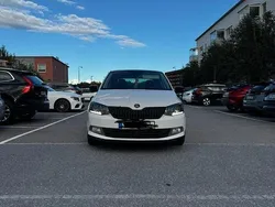 Vit Begagnad 2016 Skoda Fabia Monte Carlo Halvkombi | 70 000 kr
