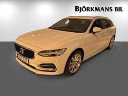 Vit Begagnad 2019 Volvo V90 Momentum Kombi | 289 000 kr (Marknadspris)