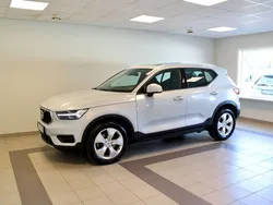 Silver Begagnad 2020 Volvo XC40 Momentum SUV | 309 900 kr (Marknadspris)