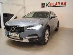 Ljusblå Begagnad 2017 Volvo V90 CC Momentum Kombi | 169 900 kr