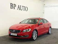 Röd Begagnad 2017 Volvo S60 SE Sedan | 159 900 kr