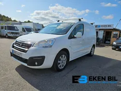 Vit Begagnad 2017 Peugeot Partner S Minibuss | 74 500 kr (Lite dyr)