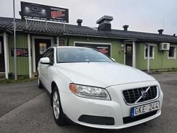 Vit Begagnad 2007 Volvo V70 Kinetic Kombi | 46 900 kr (Marknadspris)