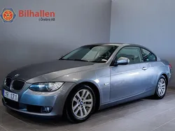 Grå Begagnad 2010 BMW 320 Comfort Edition Sportkupé | 79 900 kr (Marknadspris)