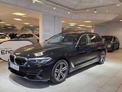 Svart Begagnad 2021 BMW 520 Kombi | 309 900 kr (Marknadspris)