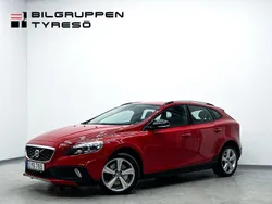 Röd Begagnad 2016 Volvo V40 CC Momentum Kombi | 159 900 kr (Marknadspris)
