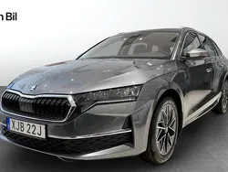 Grå (graphite grey metallic) Ny 2025 Skoda Octavia Selection Kombi | 376 000 kr (Marknadspris)