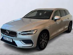 Vit Begagnad 2021 Volvo V60 Inscription Kombi | 245 000 kr (Marknadspris)