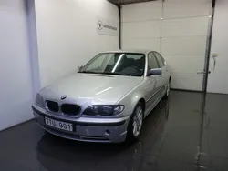 Ljusgrå Begagnad 2002 BMW 320 Sedan | 39 900 kr (Marknadspris)