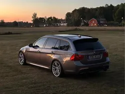 Grå Begagnad 2009 BMW 335 M Sport Kombi | 145 000 kr (Lite dyr)