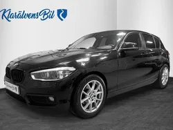 Svart Begagnad 2016 BMW 118 Advantage Halvkombi | 129 900 kr (Marknadspris)