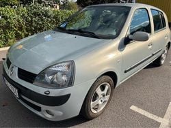 Grå Begagnad 2004 Renault Clio II Halvkombi | 51 900 kr (Lite dyr)