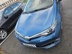 Begagnad 2016 Toyota Auris Hybrid Executive Halvkombi | 150 000 kr (Bra pris)