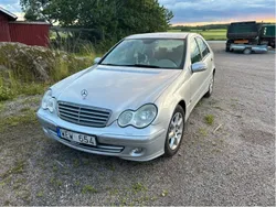 Silver Begagnad 2005 Mercedes C180 Sedan | 25 000 kr (Bra pris)