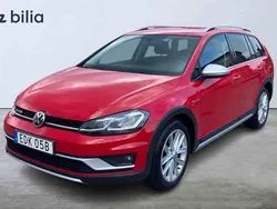 Röd Begagnad 2019 VW Golf Alltrack Kombi | 184 900 kr (Marknadspris)